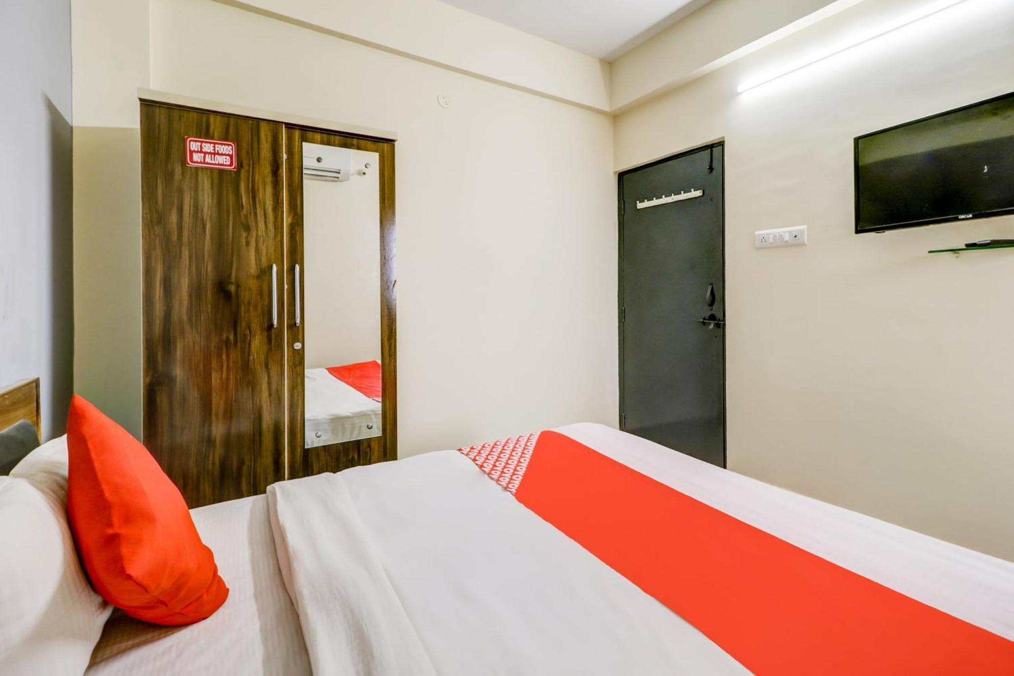 Hotel O The Crown Inn Nagpur Exteriör bild