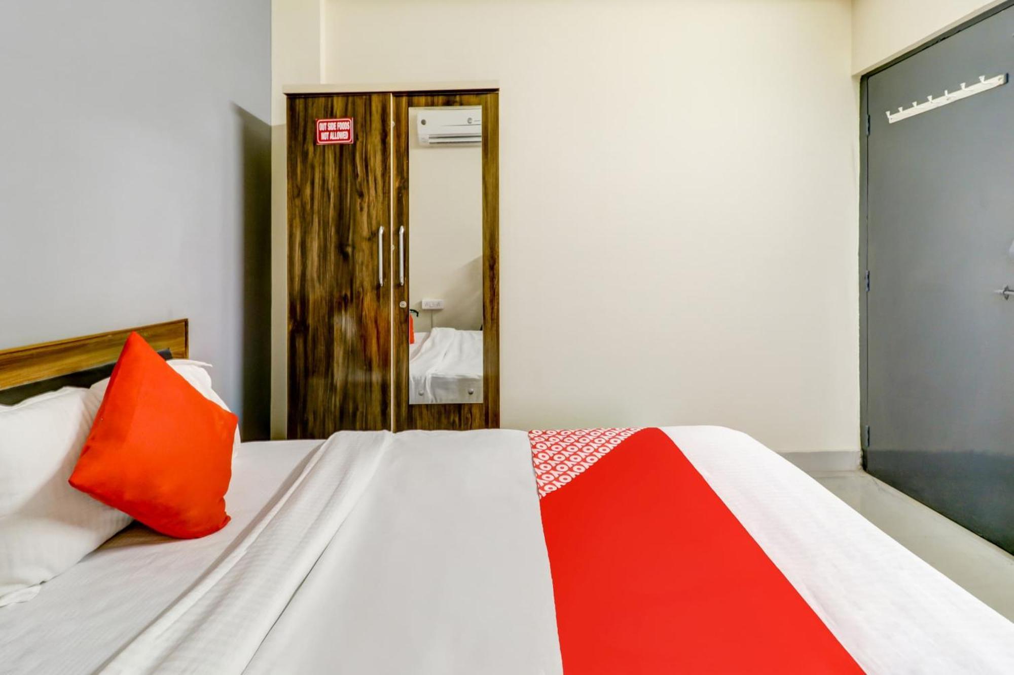 Hotel O The Crown Inn Nagpur Exteriör bild