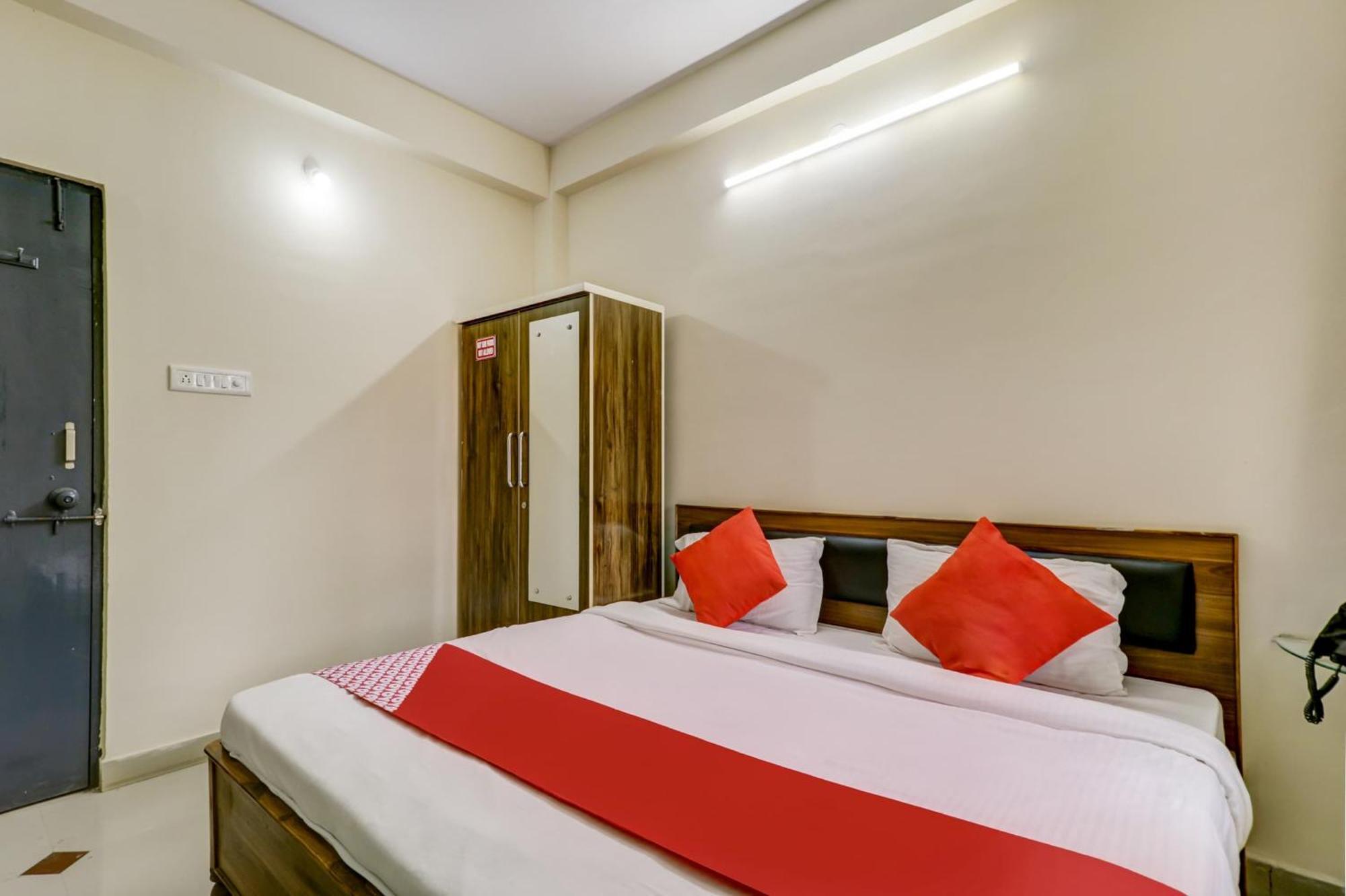 Hotel O The Crown Inn Nagpur Exteriör bild